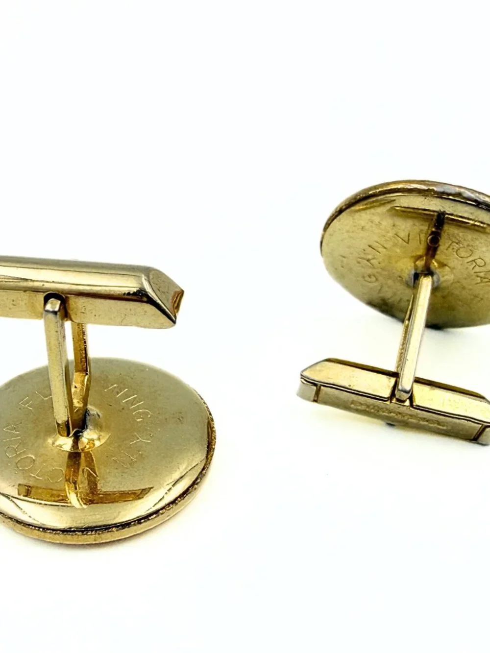 Victoria Flemming Signed Round White Cattail Motif Ceramic Gold Plated Cufflinks